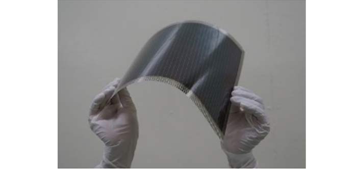 面積世界最大のフィルム型ペロブスカイト太陽電池モジュール（24.15cm×29.10cm、703cm2）