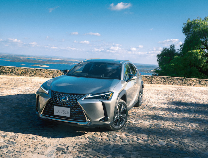 LEXUS UX