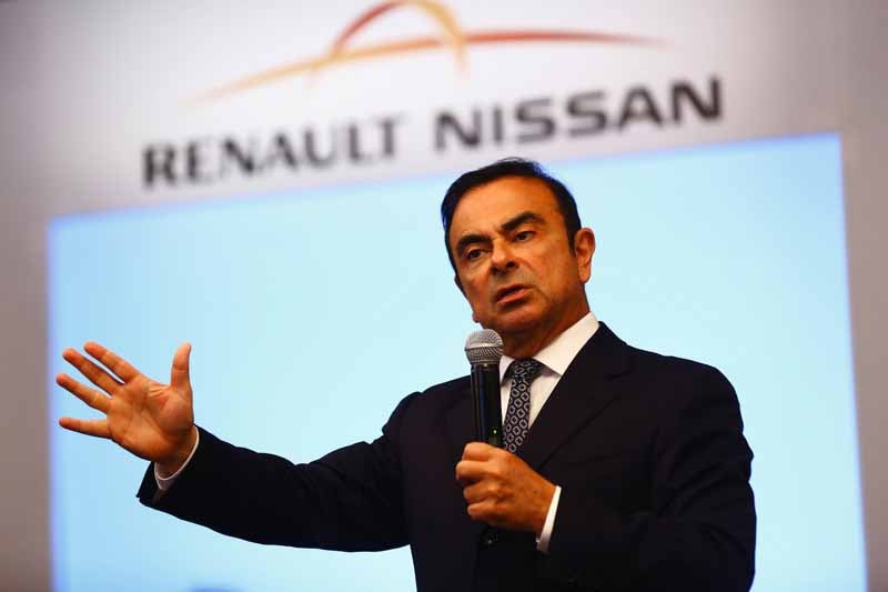 日産自動車のカルロス・ゴーン氏が逮捕。代表取締役／会長職解任へ