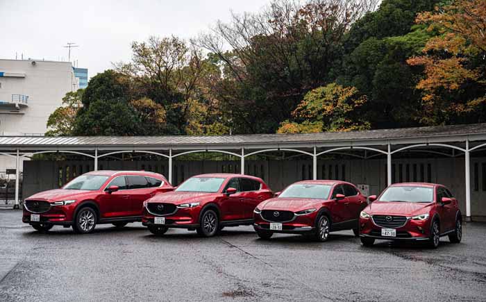 写真はMAZDAのCX-3からCX-8までの国内CXシリーズラインナップ。利活用毎に求められるサイズ毎、利用シーン毎に細やかなタイプが用意された。このため、この種のSUV車を希望する消費者層の全てのニーズを満たすフルラインナップ体制が構築される結果となった。