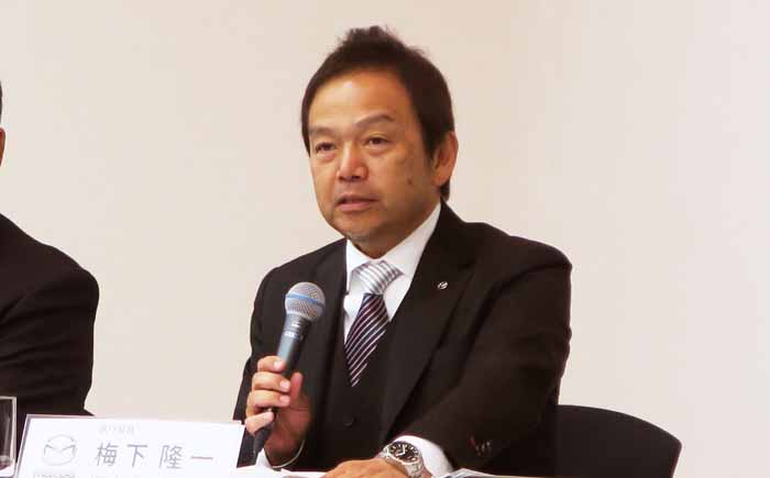 販売面について語る執行役員、ブランド推進・グローバルマーケティング・販売・カスタマーサービス担当の梅下隆一氏