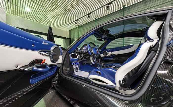 pagani-exhibit-100-world-limited-Wiara-Roadsters-caravan-20201027-3